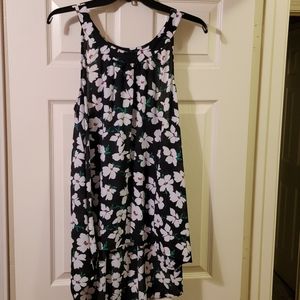 Torrid Sleevless Blouse - Floral Print Daisies on Black Background 3x